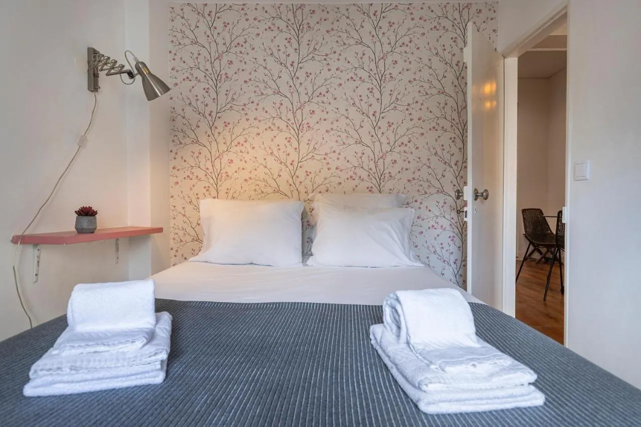 Alfama 2Bdr Duplex Apartment W/ Balcony By Lovelystay Lisbon Portugal