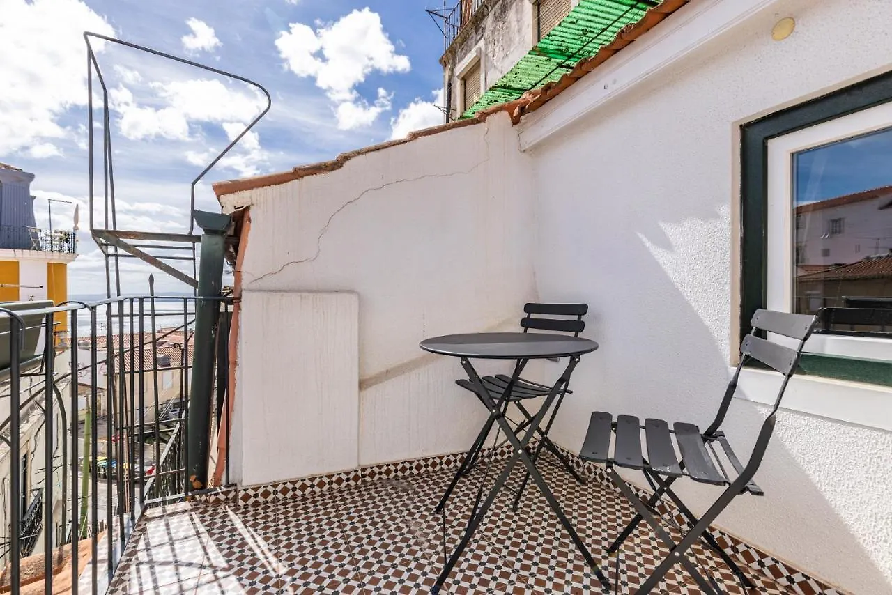 Alfama 2Bdr Duplex Apartment W/ Balcony By Lovelystay Lisbon