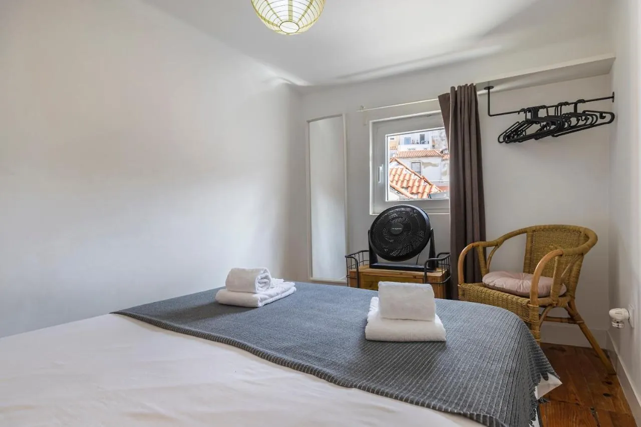 Alfama 2Bdr Duplex Apartment W/ Balcony By Lovelystay Lisbon