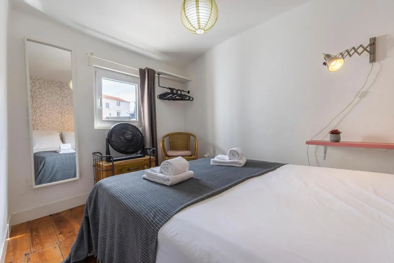 Alfama 2Bdr Duplex Apartment W/ Balcony By Lovelystay Lisbon