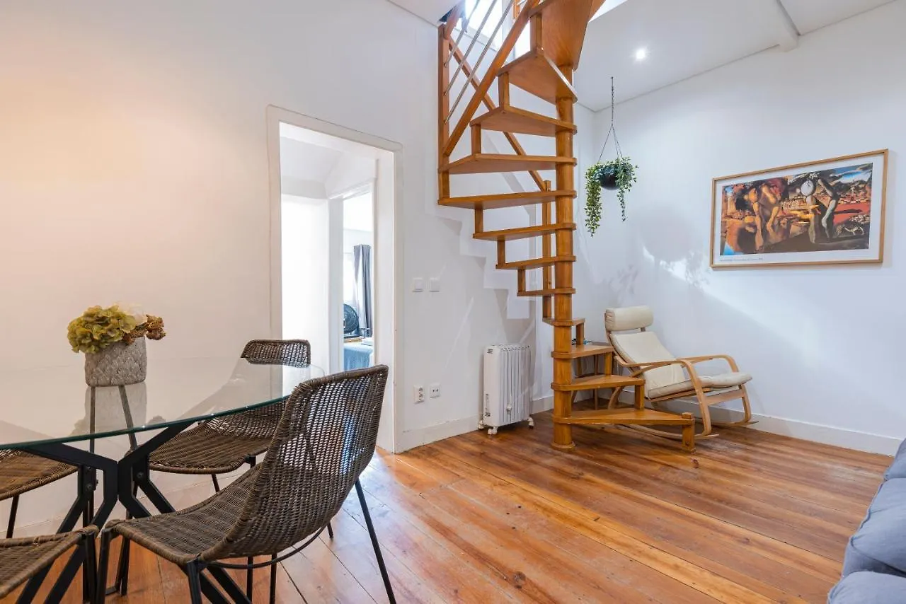 Alfama 2Bdr Duplex Apartment W/ Balcony By Lovelystay Lisbon