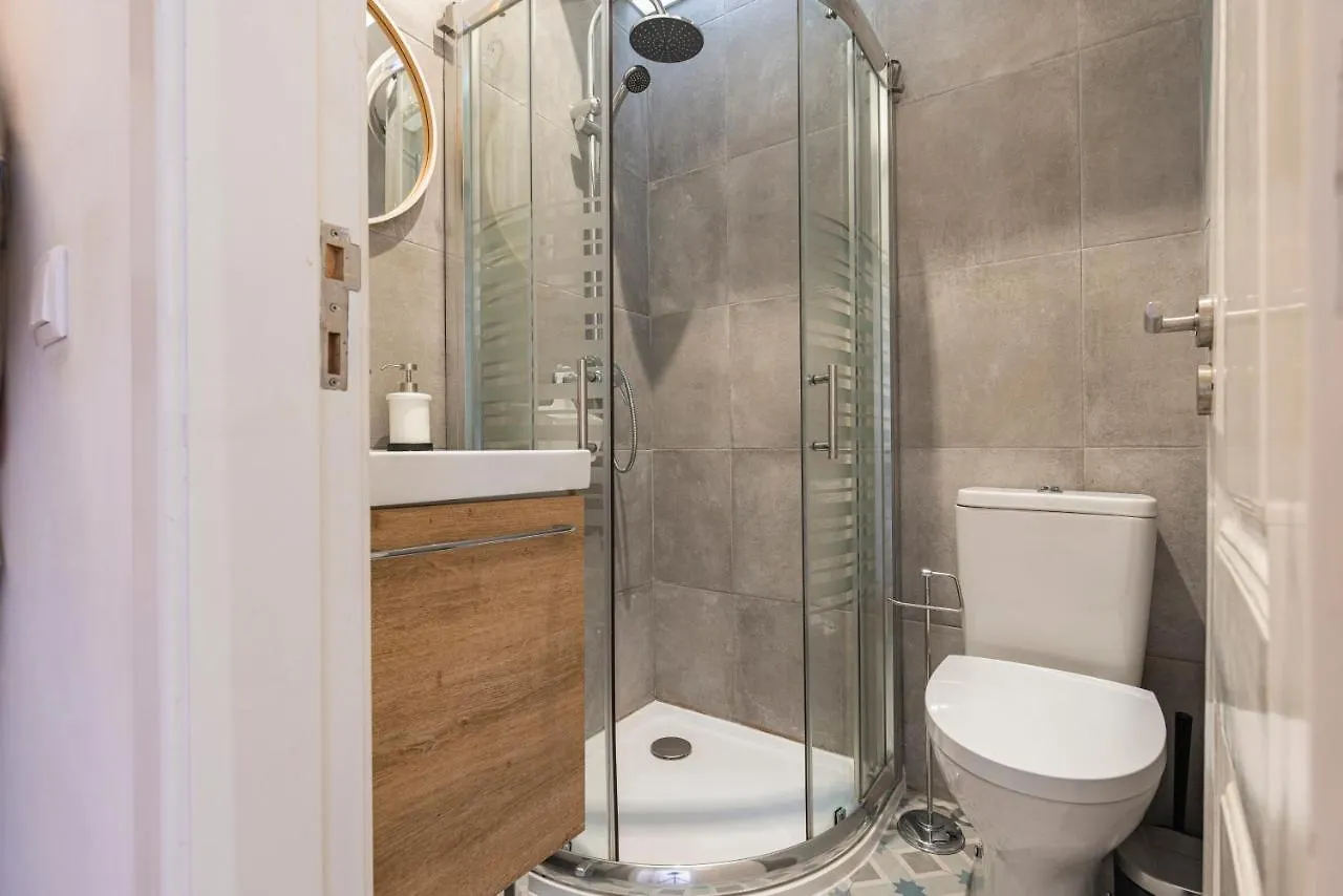 Alfama 2Bdr Duplex Apartment W/ Balcony By Lovelystay Lisbon 0*,